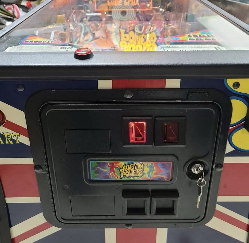 Austin Powers Pinball Machine - Image 5
