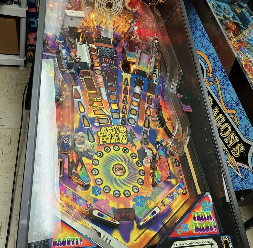 Austin Powers Pinball Machine - Image 6