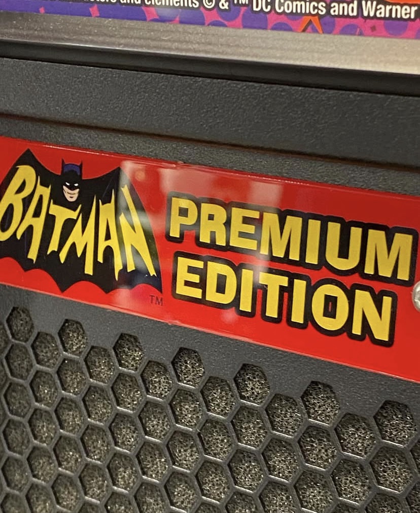 Batman 66 Premium Pinball Machine - Image 6