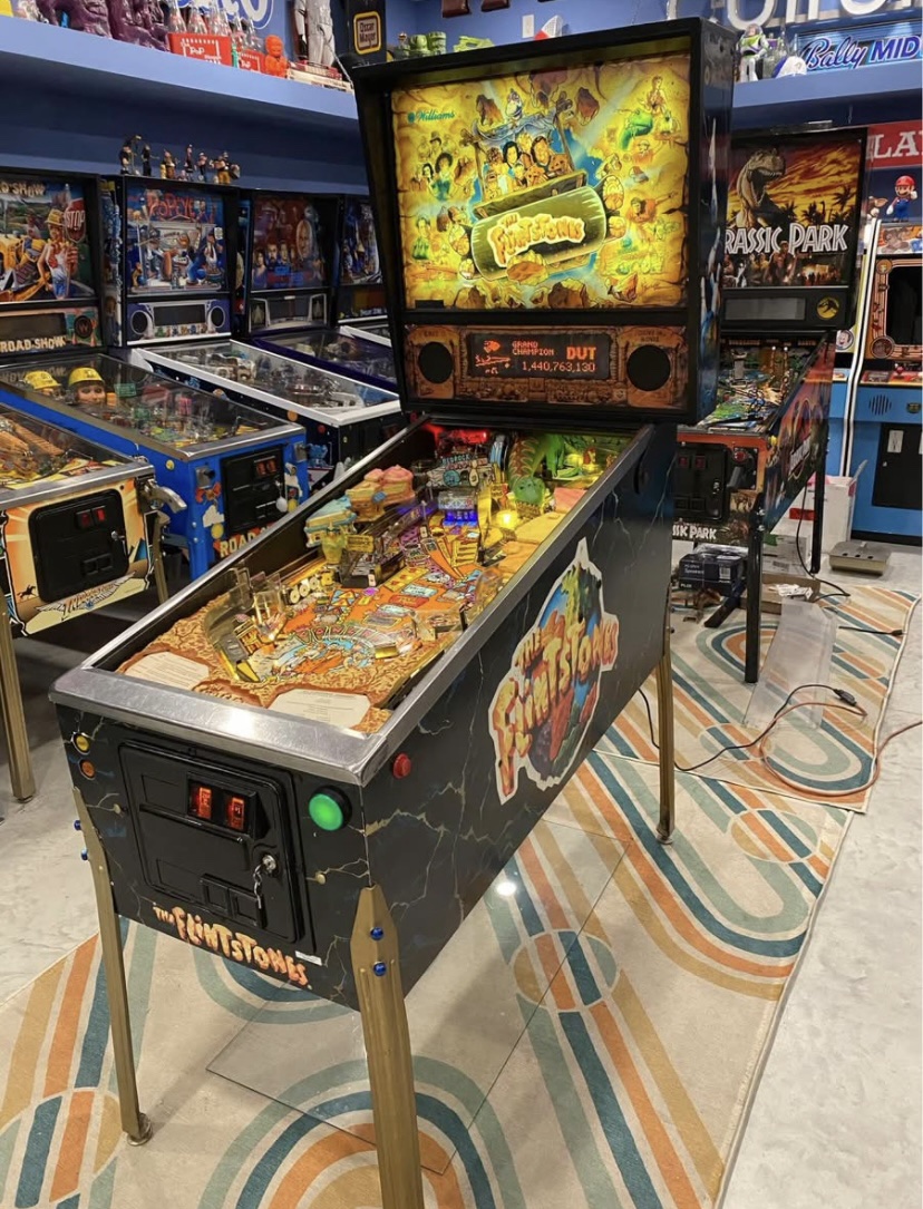 Flintstones Pinball Machine - Image 4