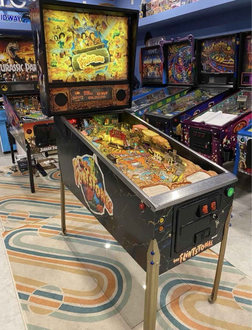 Flintstones Pinball Machine - Image 2