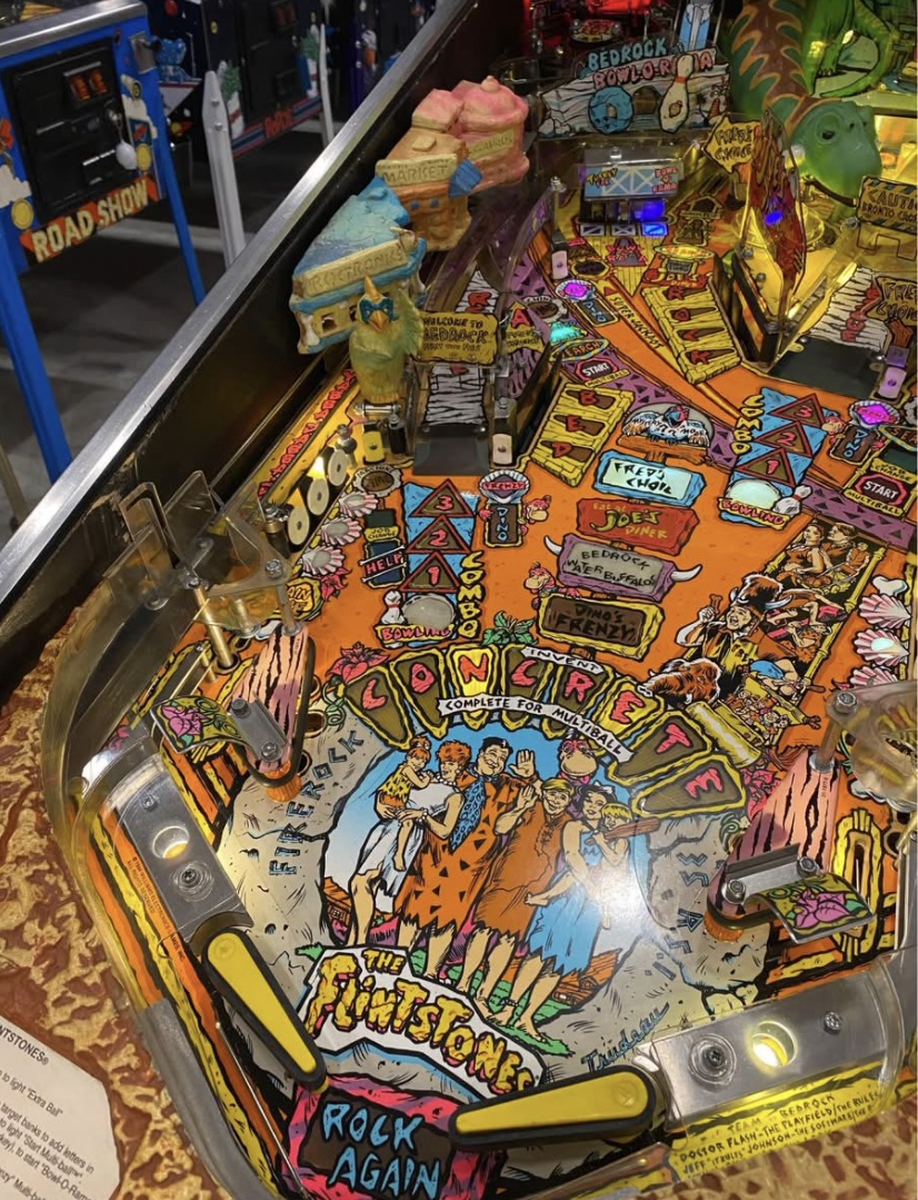 Flintstones Pinball Machine - Image 9